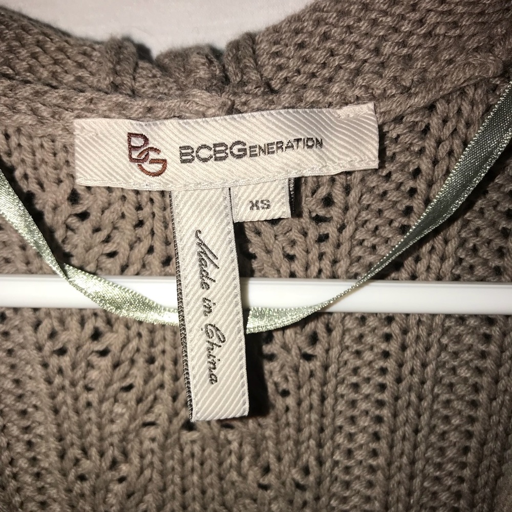 BCBGeneration V-Neck Hoodie Sweater XS - Picture 3 of 6